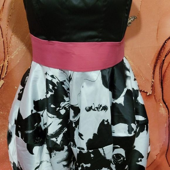 * Speechless black/ white/ pink cocktail/ prom dress - Picture 9 of 11